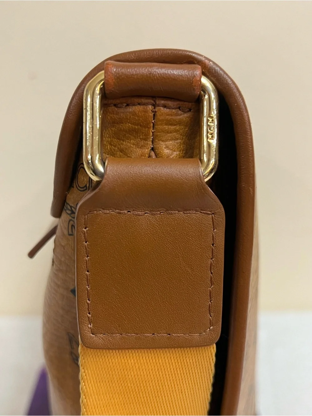 MCM MESSENGER COGNAC